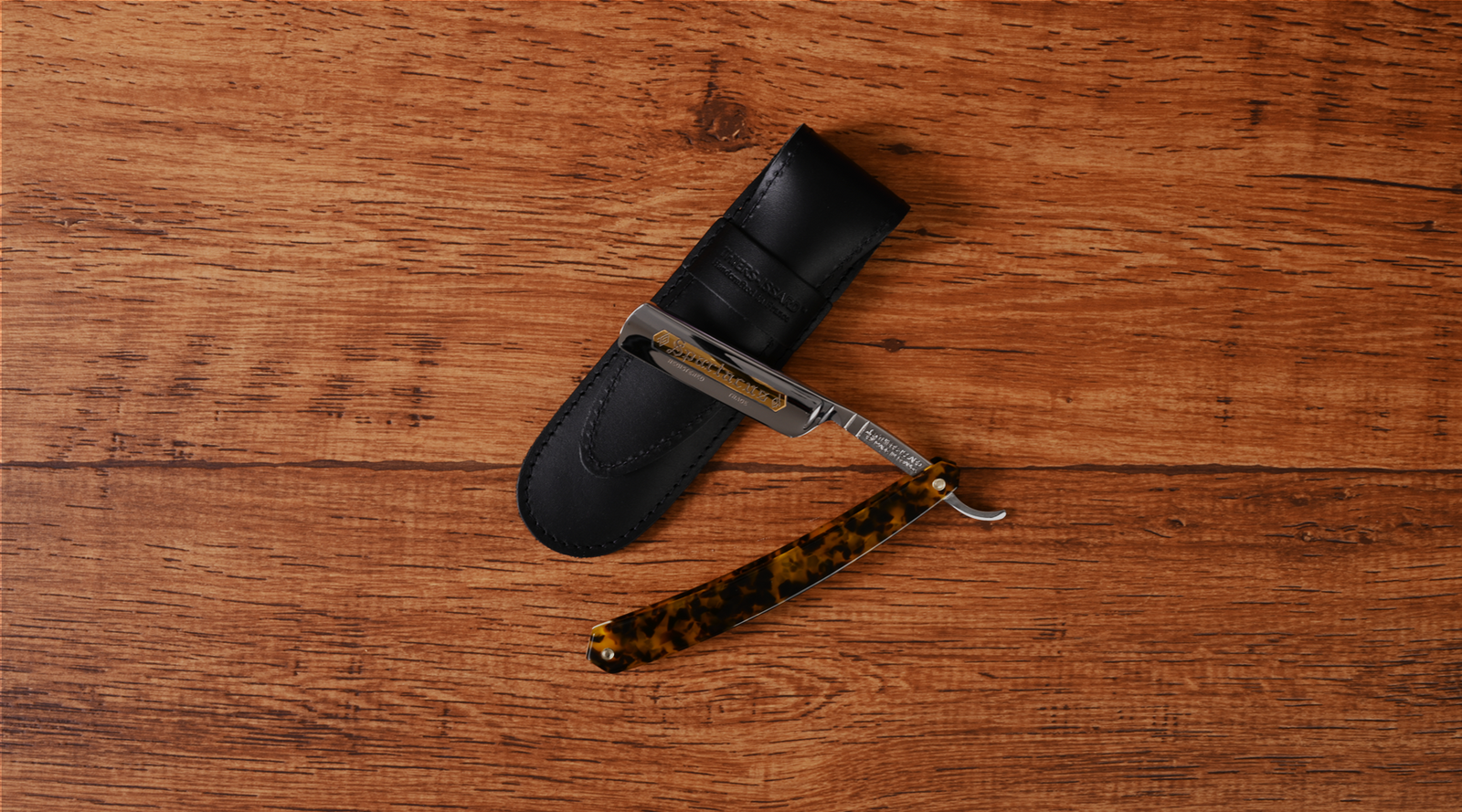 The Leather Element: Corner Knives 