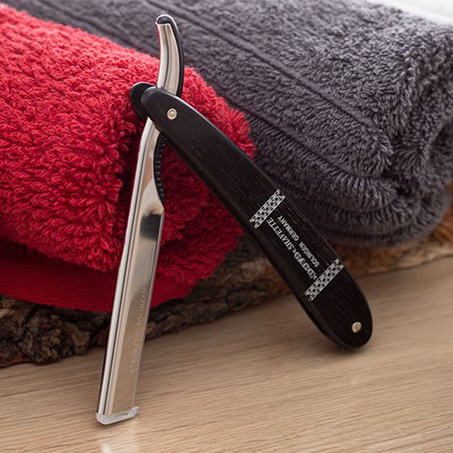 Dovo Shavette Straight Razor With Ebony Handle Stainless Steel.