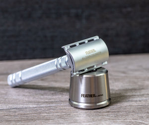 feather as d2s stainless steel safety razor with stand